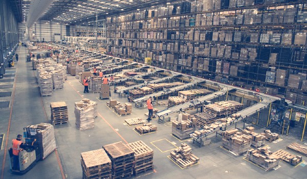 warehouse storage space and logistics services