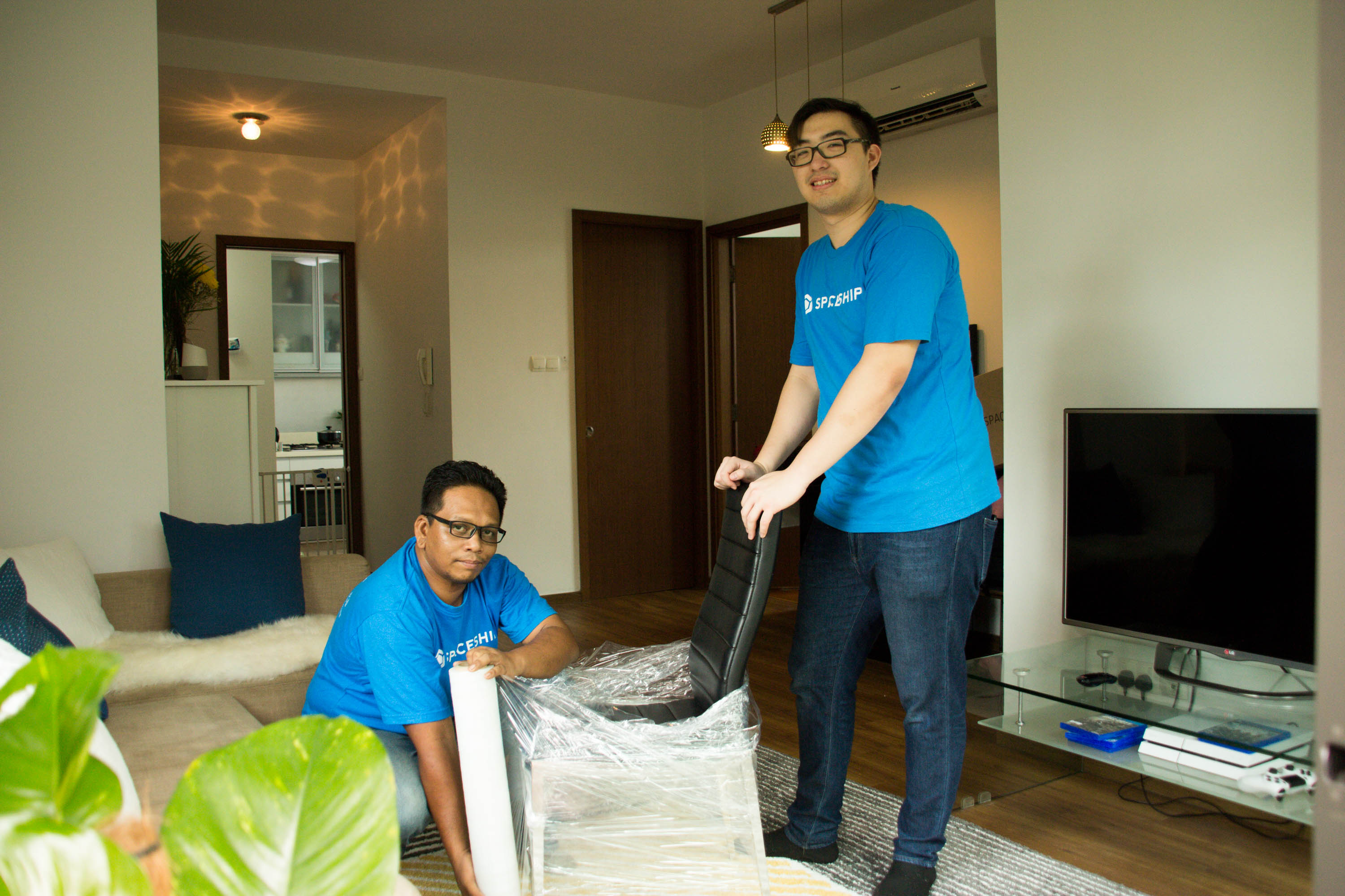 How to wrap a chair for moving or storage